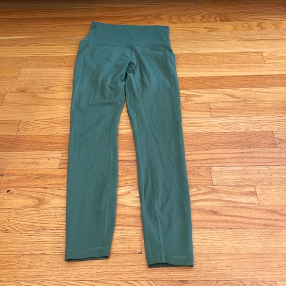 Lulu Lemon Wunder Train - Picture 1 of 4